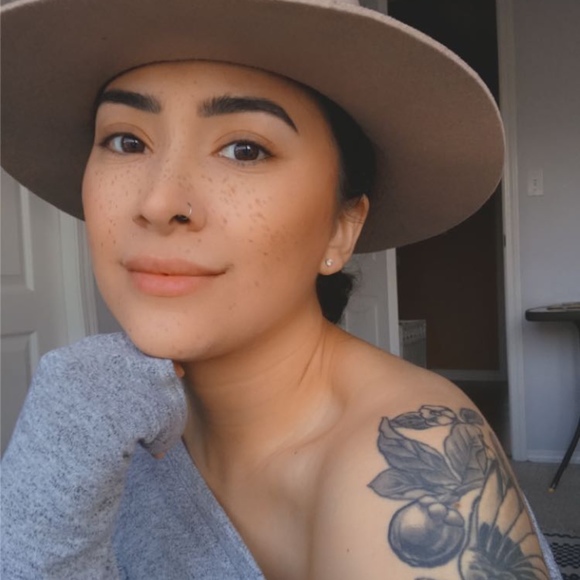 Meet your Posher, Charlotte - Picture 1 of 1